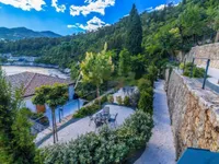 Недвижимость Двухкомнатная квартира, центр: 3