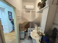 Недвижимость Двухкомнатная квартира в центре: 7