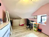 Недвижимость Трехкомнатная квартира Ика: 9