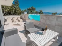 Недвижимость Квартира в Опатии на втором этаже: 12