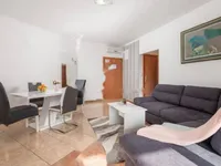 Недвижимость Двухкомнатная квартира Центр: 5