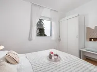 Недвижимость Двухкомнатная квартира Центр: 8