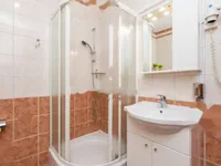 Недвижимость Двухкомнатная квартира Центр: 9