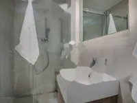 Недвижимость Семейный дом 247 м² в Центре: 24