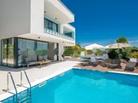 Недвижимость Новое семейное жилье в центре: 19