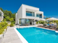 Недвижимость Новое семейное жилье в центре: 20