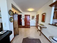 Недвижимость Трехкомнатная квартира центр: 1