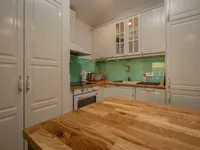 Недвижимость Двухкомнатная квартира в центре: 3