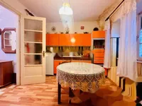 Недвижимость Двухкомнатная квартира, Центр: 2