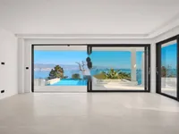 Недвижимость Четырехкомнатная квартира, Центр, Опатия: 1