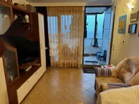 Недвижимость Трехкомнатная квартира, Центр: 2