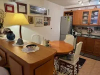 Недвижимость Трехкомнатная квартира, Центр: 8