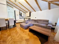 Недвижимость Трехкомнатная квартира, Центр: 2