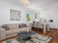 Недвижимость Трехкомнатная квартира в центре: 6