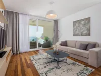 Недвижимость Трехкомнатная квартира в центре: 7