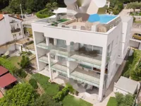 Недвижимость Трехкомнатная квартира Центр: 3