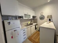 Недвижимость Двухкомнатная квартира в центре: 9