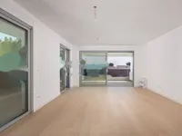 Недвижимость Трёхкомнатная квартира, Центр: 8