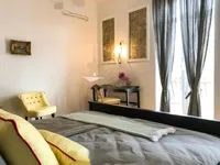 Недвижимость Трехкомнатная квартира в центре: 4