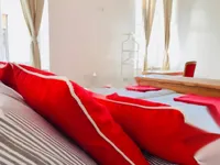 Недвижимость Трехкомнатная квартира в центре: 19