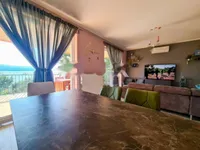 Недвижимость Четырехкомн. квартира в центре: 3