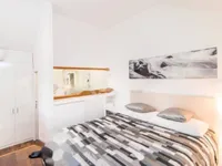 Недвижимость Двухкомнатная квартира в центре: 6