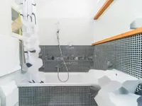 Недвижимость Двухкомнатная квартира в центре: 8