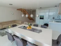 Недвижимость Семейный дом 210 м², Центр: 3