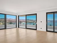 Недвижимость Четырехкомнатная квартира, Центр, Опатия.: 1