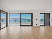 Недвижимость Четырехкомнатная квартира, Центр, Опатия.: 4