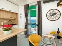 Недвижимость Двухкомнатная квартира, центр: 8