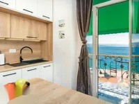 Недвижимость Двухкомнатная квартира, центр: 13