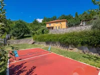 Недвижимость Семейный дом 270 м², Запад: 11