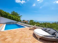 Недвижимость Семейный дом 270 м², Запад: 15