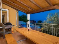 Недвижимость Семейный дом 270 м², Запад: 36