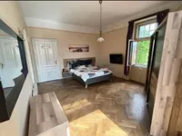 Недвижимость Трехкомнатная квартира, Центр: 3