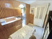 Недвижимость Трехкомнатная квартира, Центр: 6