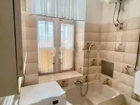 Недвижимость Трехкомнатная квартира, Центр: 9