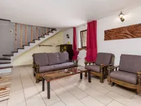 Недвижимость Семейный дом 480 м², Запад: 11