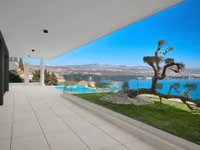 Недвижимость Четырехкомнатная квартира Центр: 2