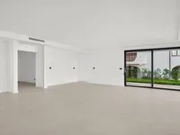 Недвижимость Четырехкомнатная квартира Центр: 11