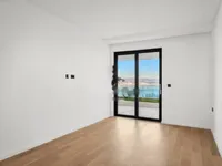 Недвижимость Четырехкомнатная квартира Центр: 23