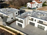 Недвижимость Четырехкомнатная квартира Центр: 21