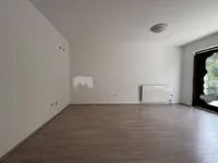 Недвижимость Трехкомнатная квартира, центр.: 1