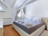 Недвижимость Трёхкомнатная квартира Центр: 9