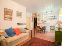 Недвижимость Двухкомнатная квартира в центре: 3