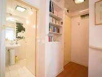 Недвижимость Двухкомнатная квартира в центре: 12