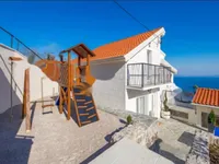 Недвижимость Семейный дом 180 м² Опация: 11