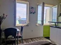 Недвижимость Двухкомнатная квартира в центре: 3