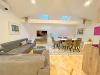 Недвижимость Трехкомнатная квартира, Центр: 1